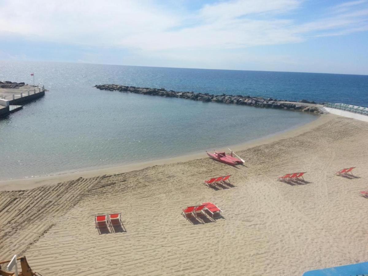 Evycasavacanze Sanremo Exterior photo